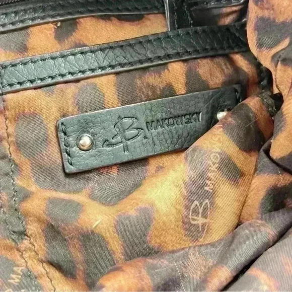 b.MAKOWSKY BLACK PEBBLED LEATHER  SHOULDER BAG - Picture 2 of 16